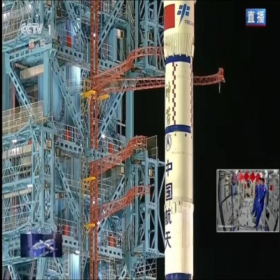 心懷山海，眼有星辰